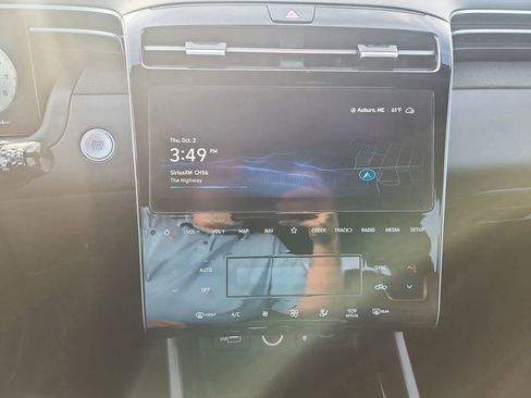 Used 2024 Hyundai Santa Cruz Limited image 17