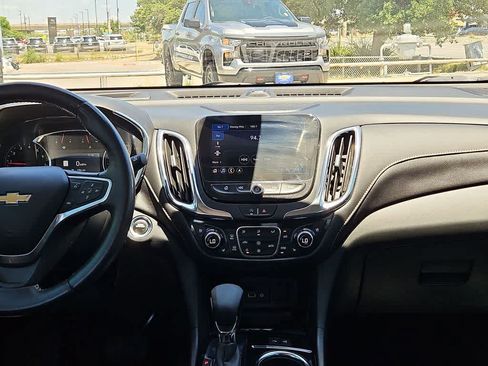 Used 2022 Chevrolet Equinox Premier FWD image 14