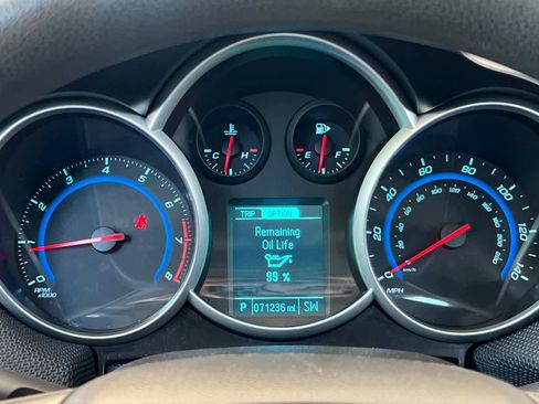 Used 2016 Chevrolet Cruze LT FWD image 25