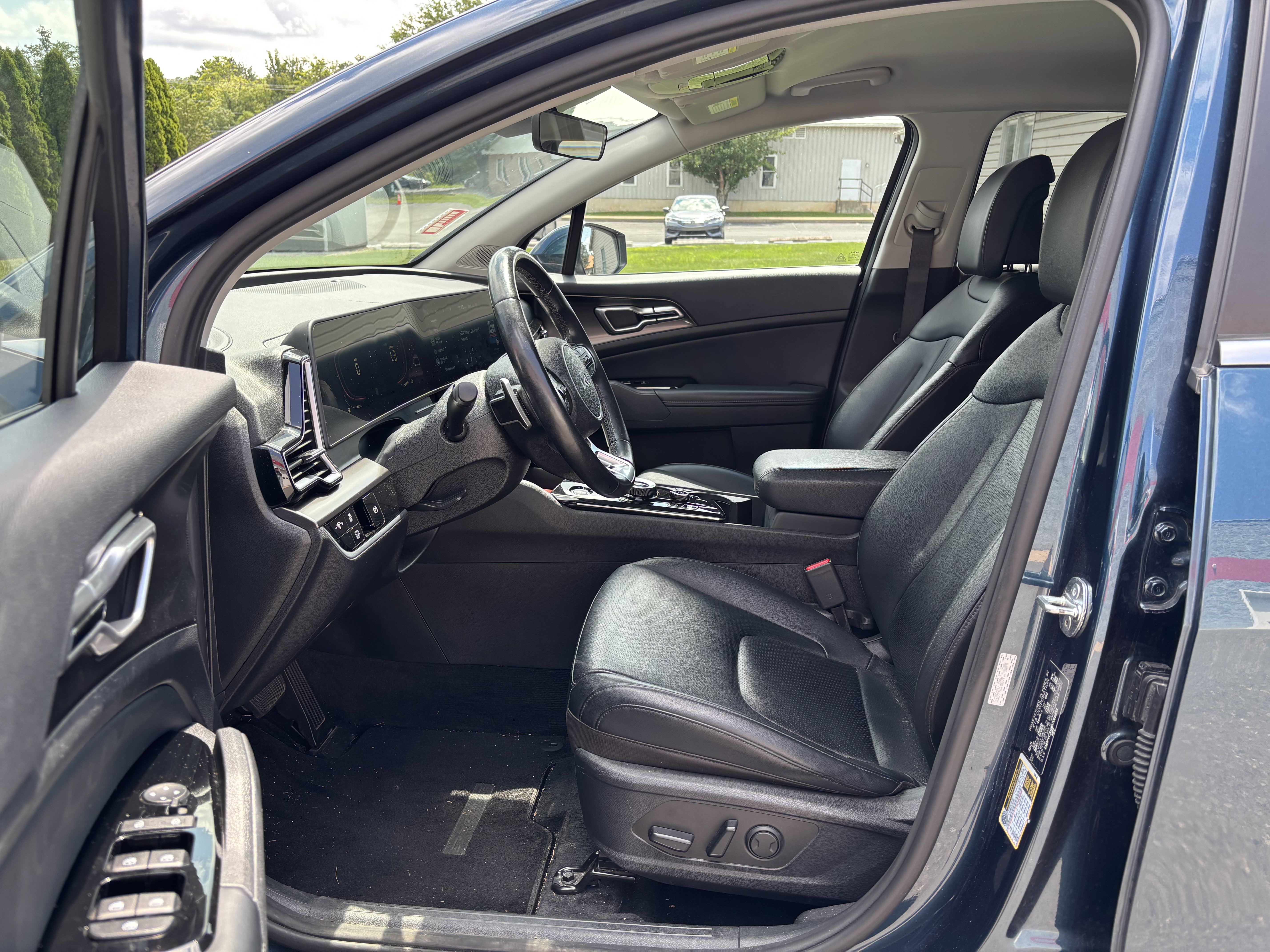 Used 2023 Kia Sportage EX AWD/4WD image 13