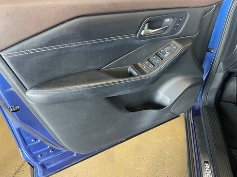 Certified 2023 Nissan Rogue SL w/ SL Premium Package FWD image 9