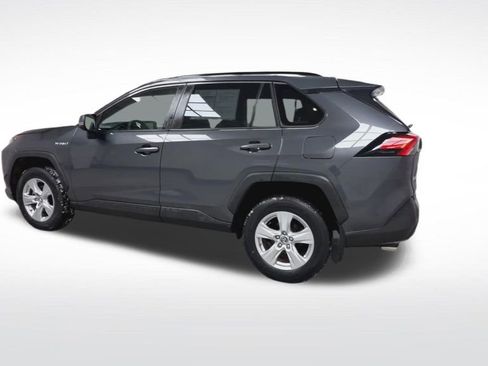 Used 2019 Toyota RAV4 LE w/ Carpet Mat Package image 6