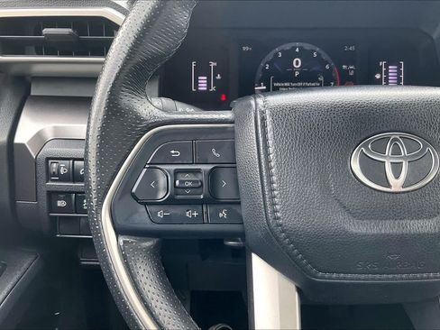 Used 2025 Toyota 4Runner SR5 AWD/4WD image 23