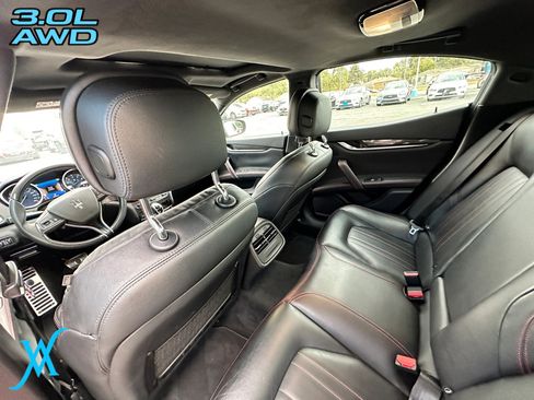 Used 2017 Maserati Ghibli S Q4 AWD/4WD image 25