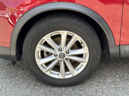 Certified 2019 Nissan Rogue Sport SV AWD/4WD image 10