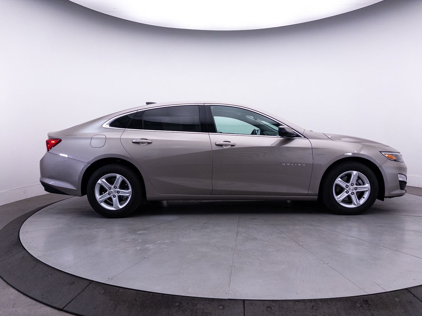 Used 2024 Chevrolet Malibu LS FWD image 37