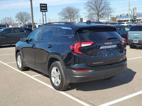 Certified 2024 GMC Terrain SLE w/ Driver Convenience Package AWD/4WD image 4