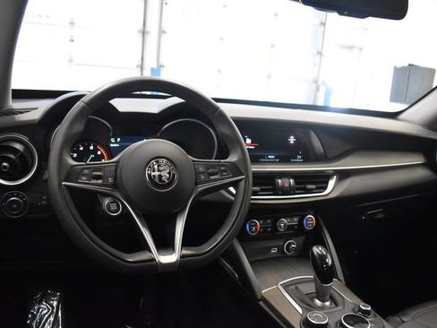 Used 2018 Alfa Romeo Stelvio Ti AWD/4WD image 23