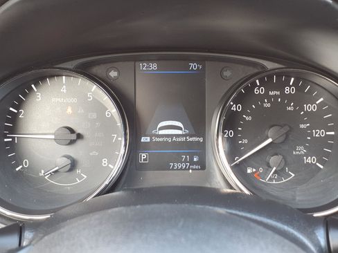 Used 2022 Nissan Rogue Sport SV w/ Technology Package image 16