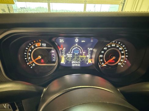 Used 2024 Jeep Wrangler Unlimited Rubicon w/ Convenience Group image 28