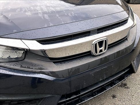 Used 2018 Honda Civic Touring image 25