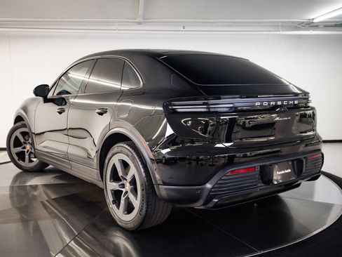 Certified 2024 Porsche Macan 4 Electric AWD/4WD image 3