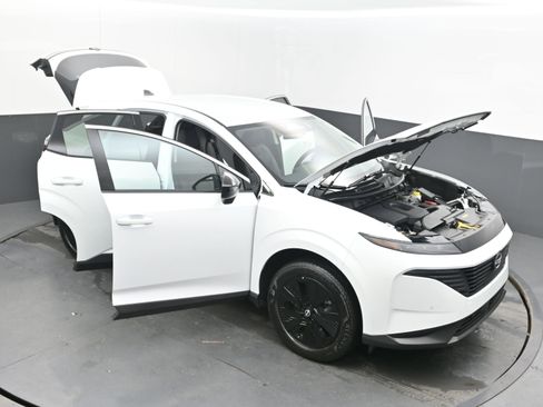 Certified 2025 Nissan Murano SV image 38