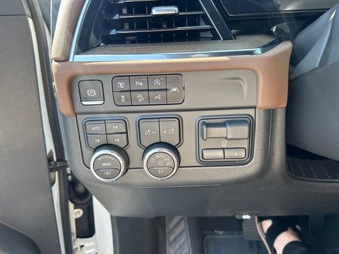 Used 2025 Chevrolet Tahoe High Country AWD/4WD image 21