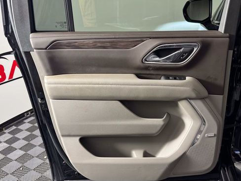Used 2021 Chevrolet Suburban LT AWD/4WD image 29