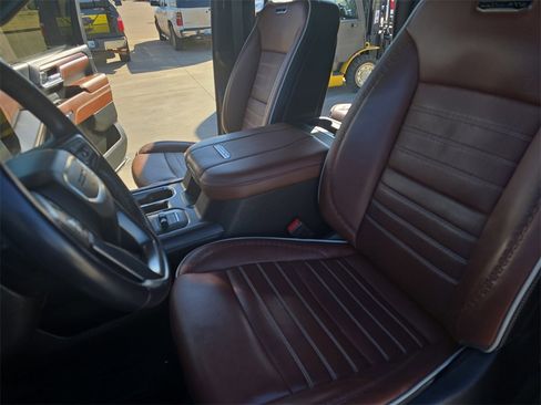 Used 2024 GMC Sierra 2500 Denali Ultimate image 15