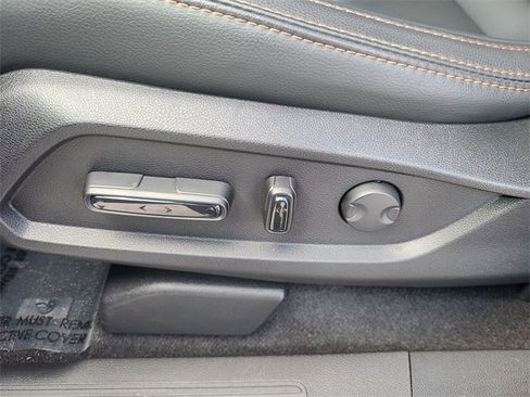 Used 2025 Honda Pilot TrailSport image 27