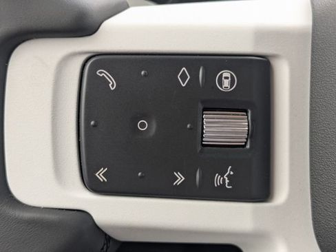 New 2026 Land Rover Defender 130 X-Dynamic SE AWD/4WD image 24
