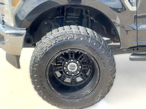 Used 2018 Ford F250 Lariat image 12