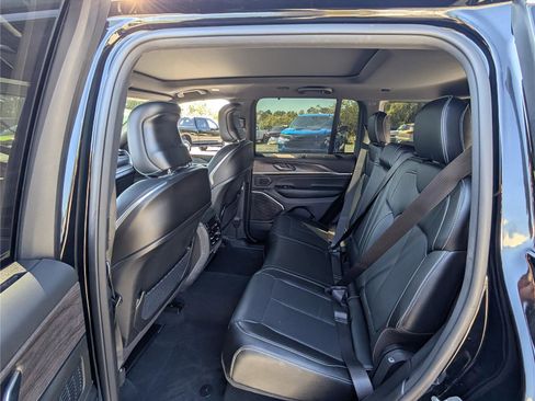 Used 2023 Jeep Grand Cherokee Overland w/ Luxury Tech Group IV image 13