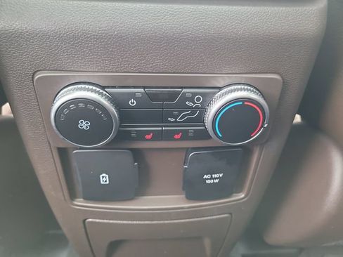 Used 2022 Ford Explorer King Ranch w/ Premium Technology Package AWD/4WD image 17