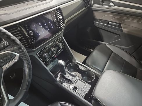 Used 2021 Volkswagen Atlas SEL R-Line image 11