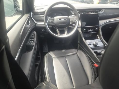 Used 2025 Jeep Grand Cherokee L Limited AWD/4WD image 28