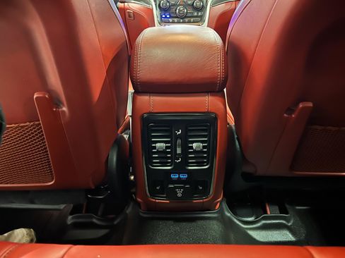 Used 2018 Jeep Grand Cherokee Trackhawk AWD/4WD image 31