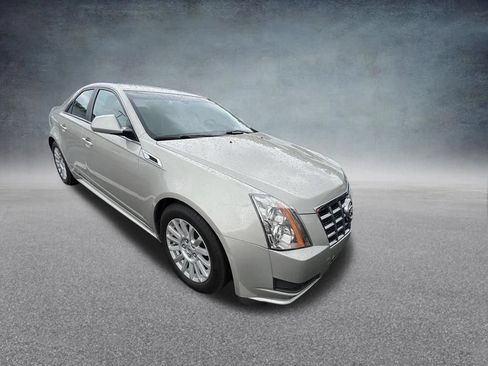 Used 2013 Cadillac CTS Luxury RWD image 3