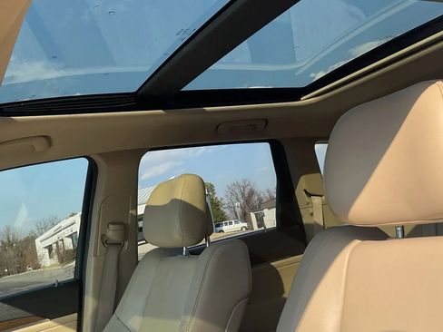 Used 2015 Jeep Grand Cherokee Limited w/ Luxury Group II image 32