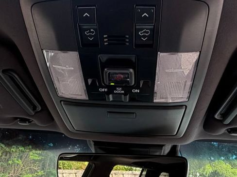 Used 2023 Lexus GX 460 Premium w/ Premium Package AWD/4WD image 19