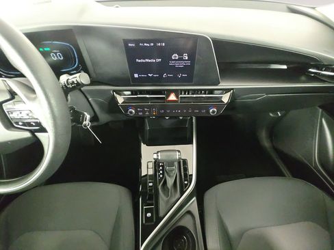 Used 2023 Kia Niro LX FWD image 11