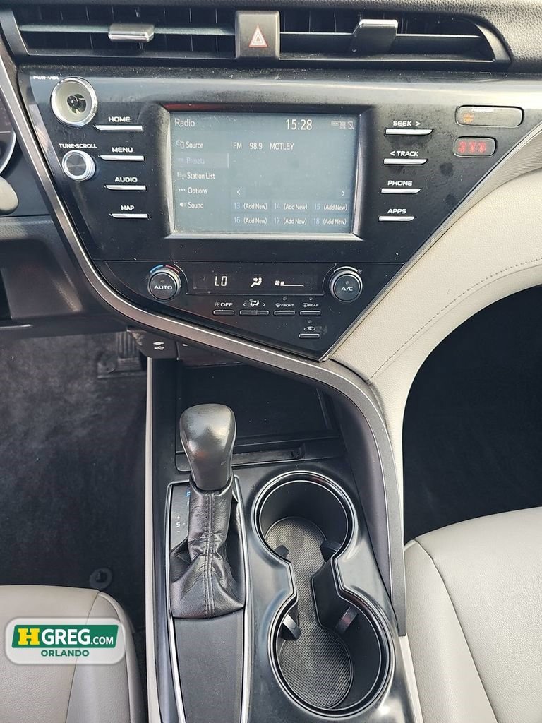 Used 2019 Toyota Camry SE FWD image 14
