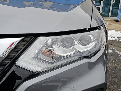 Used 2019 Nissan Rogue SL w/ Premium Package image 9