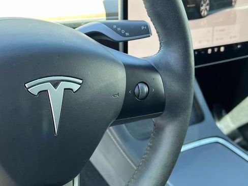 Used 2023 Tesla Model Y Long Range AWD/4WD image 33