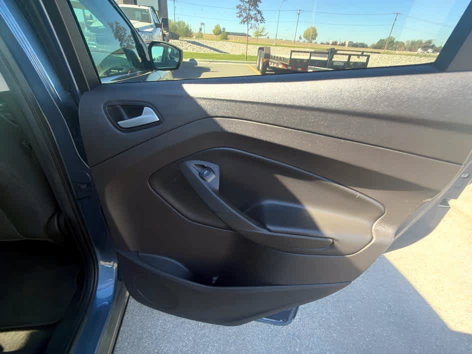 Used 2018 Ford Escape SE FWD image 22
