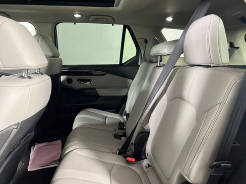 Certified 2025 Honda Pilot Touring image 33