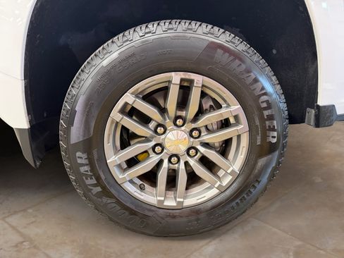 Used 2024 Chevrolet Colorado LT w/ LT Convenience Package II RWD image 30