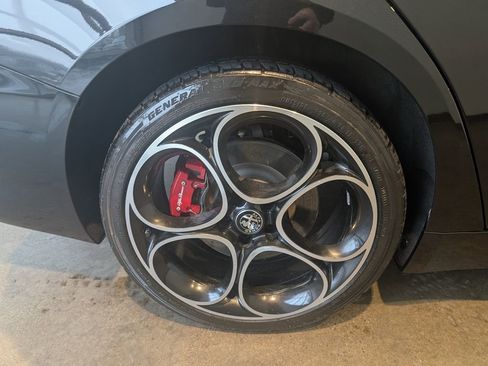 Used 2024 Alfa Romeo Giulia Ti image 8