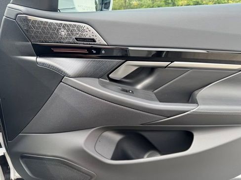 Certified 2024 BMW 530i xDrive w/ Executive Package image 25