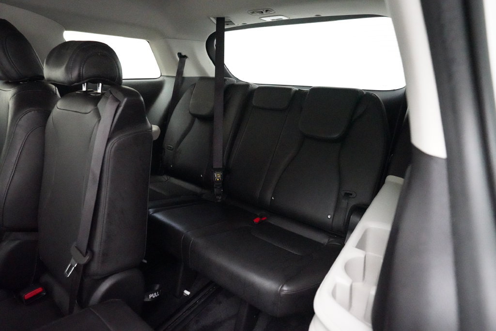 Used 2024 Kia Carnival LX FWD image 16