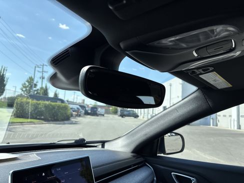 Used 2024 Jeep Compass Latitude image 27