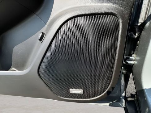 Certified 2023 GMC Acadia SLT w/ Trailering Package image 24