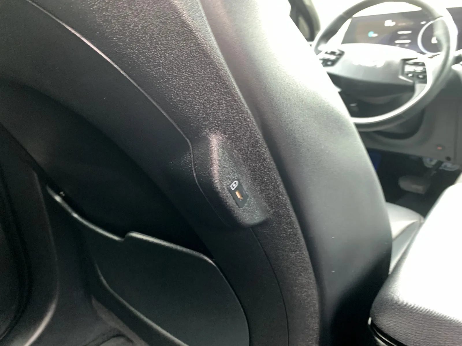 Used 2022 Kia EV6 Wind AWD/4WD image 34