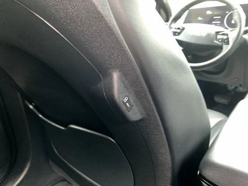 Used 2022 Kia EV6 Wind AWD/4WD image 34