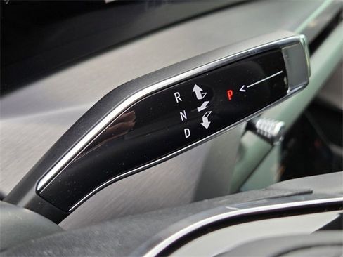 New 2026 Cadillac Vistiq Platinum w/ LPO, Floor Liner Package image 13