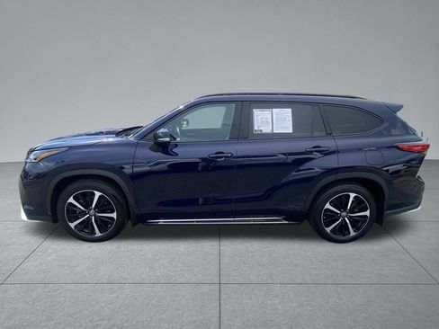Used 2022 Toyota Highlander XSE AWD/4WD image 4