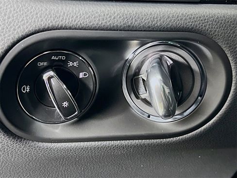 New 2026 Porsche Macan image 11