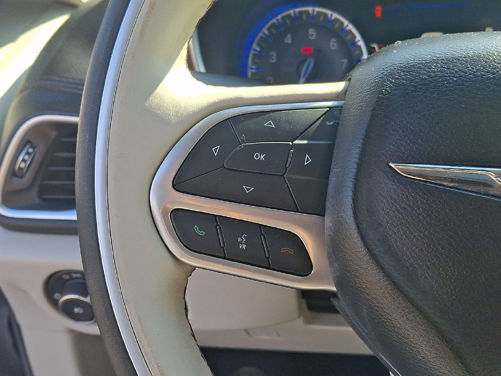 Certified 2020 Chrysler Pacifica Limited FWD image 22