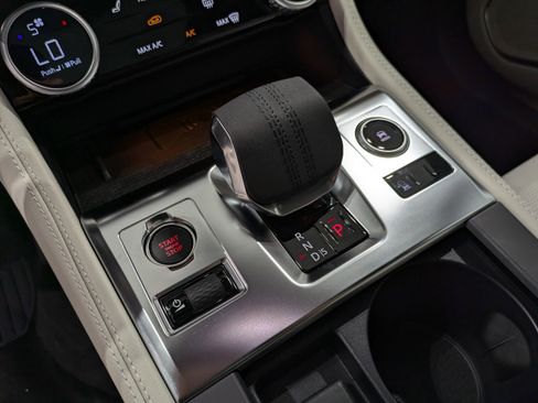 Used 2025 Jaguar F-PACE R-Dynamic S image 18